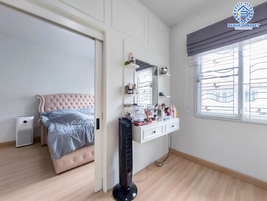 *****ทาวน์เฮ้าส์มือสองนนทบุรี ม.ดรีมดีลักซ์ ราชพฤกษ์-ปิ่นเกล้า เนื้อที่มากเกือบ 21 ตร.ว. ฟังก์ชัน 3 ห้องนอน 2 ห้องน้ำ 2 ที่จอดรถ บิวท์อินให้เรียบร้อย บนทำเลแห่งการเดินทาง ใกล้รถไฟฟ้าสายสีแดง "สถานีตลิ่งชัน" และทางด่วน "ศรีรัช-วงแหวนรอบนอก" จองเลย!